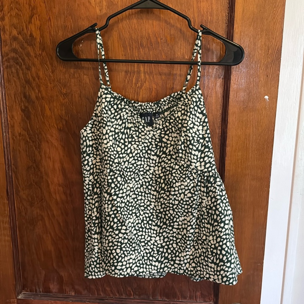 Green and white top from Gap. Size M. Only worn once!
